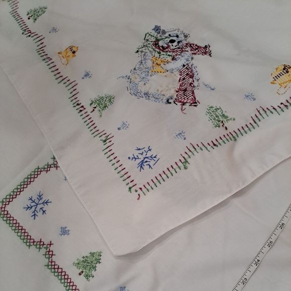 Embroiderd Cross Stitch Christmas Tablecloth Polar Bear Size 68"x52.5" H… - Picture 8 of 8